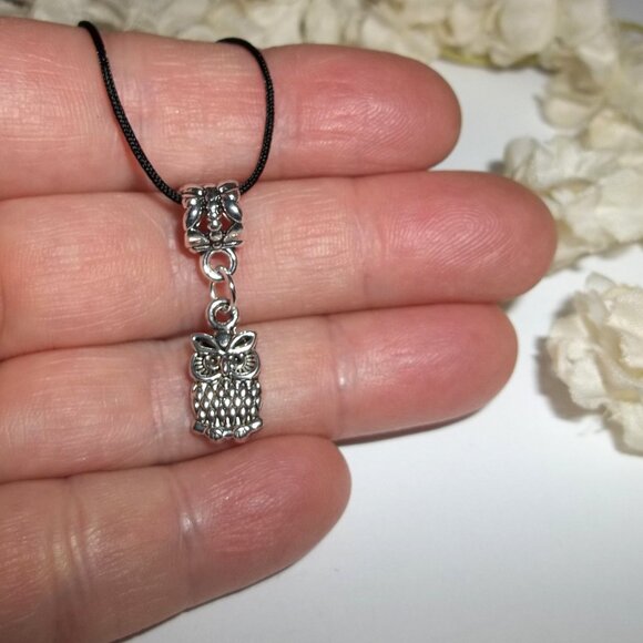 Small Silver Owl Necklace Pendant Charm Jewelry Gift Fashion Accessory Girl C893 - Picture 4 of 5
